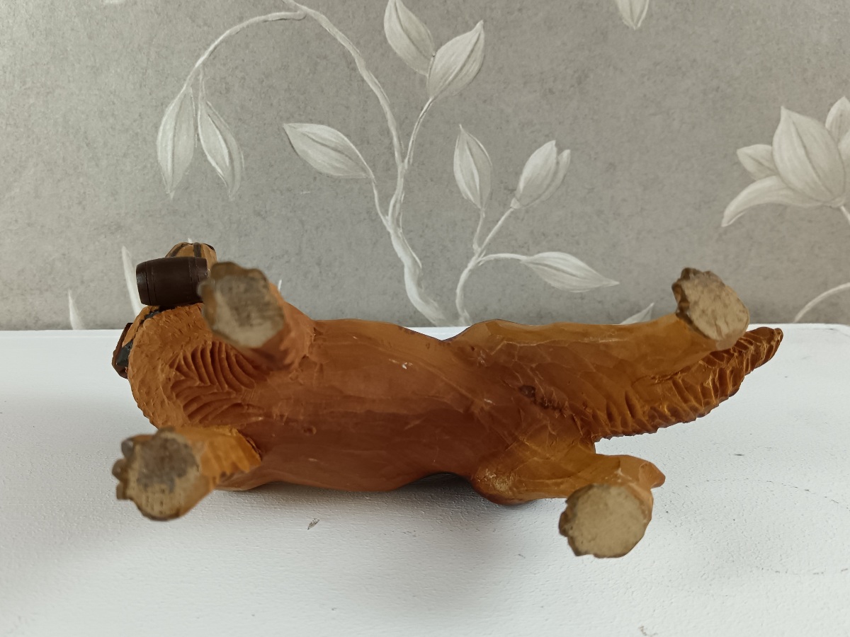 Swiss Carved Wood St Bernard Dog sculpture(13).jpg